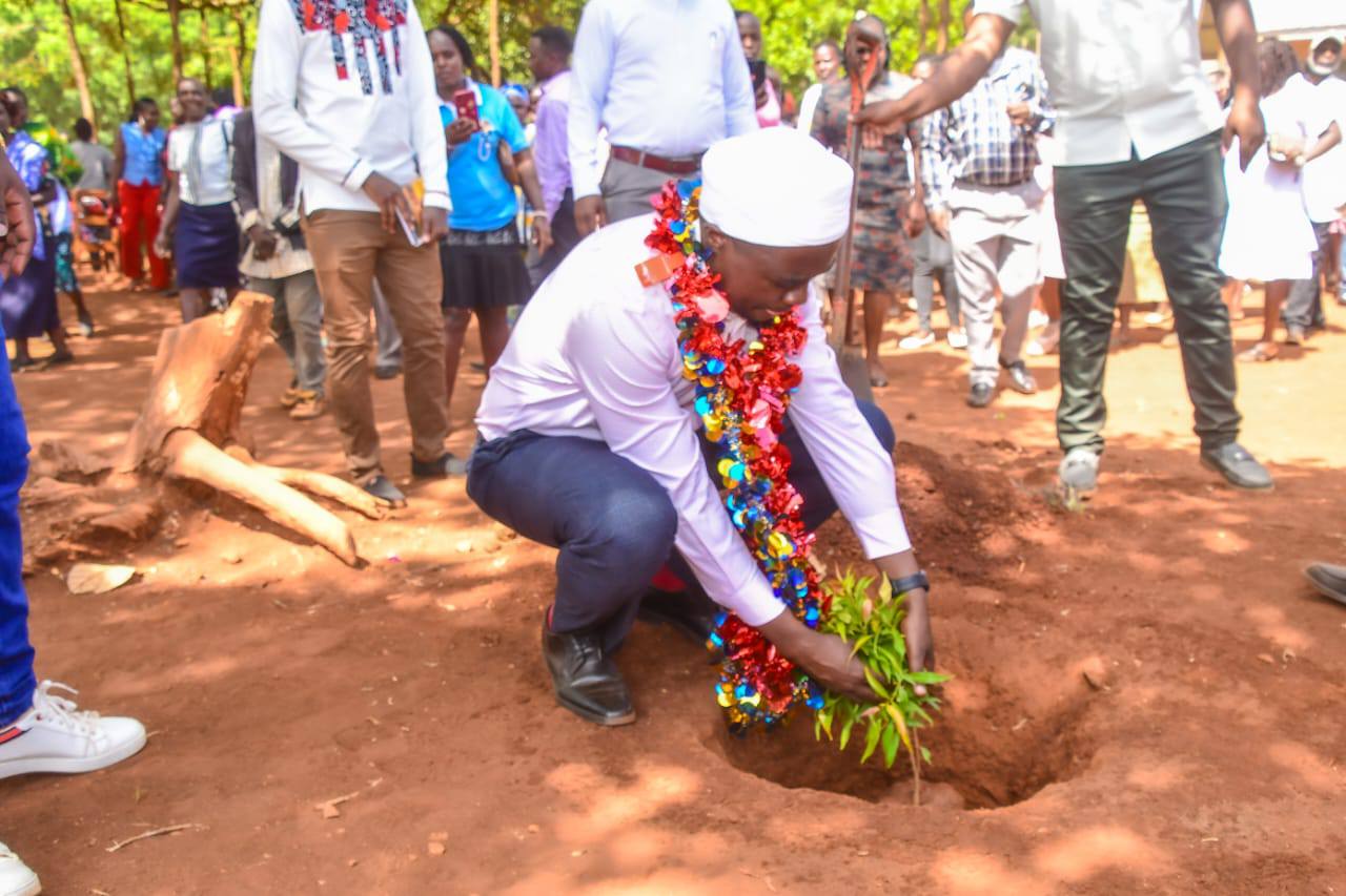 Official campaign photo